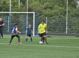 Laatste training S.K.N.W.K. JO10-1 (partijtje tegen de ouders) van woensdag 22 mei 2024 (108/133)